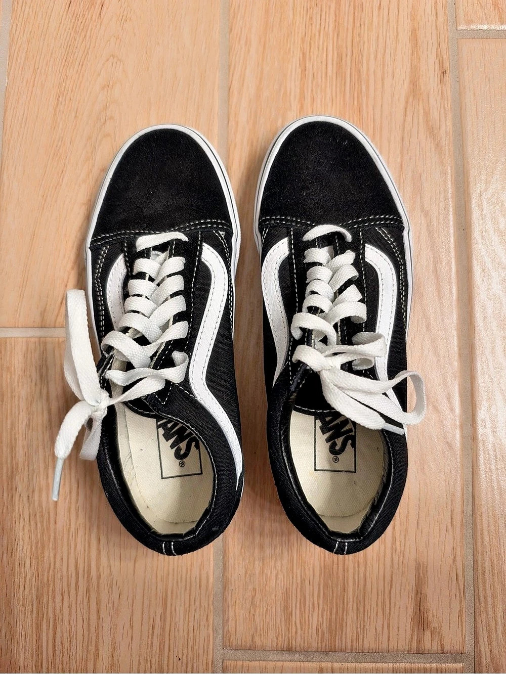 Vans Old Skool Sneakers Black & White Women’s 6.5-Like New condition